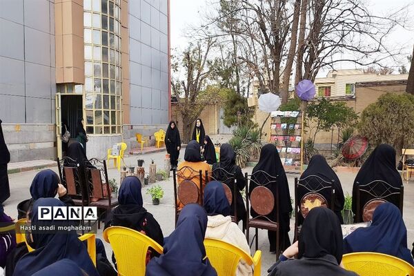 برگزاری اختتامیه کافه کتاب در دبیرستان فاطمیه ملارد