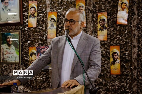 بزرگداشت شهدای دانش‌آموز در دبیرستان هاتف