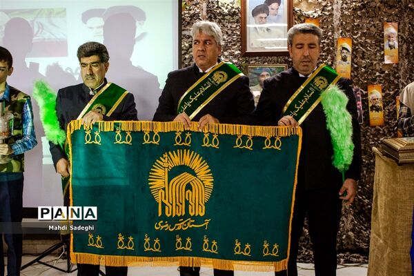 بزرگداشت شهدای دانش‌آموز در دبیرستان هاتف
