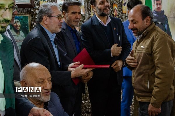 بزرگداشت شهدای دانش‌آموز در دبیرستان هاتف