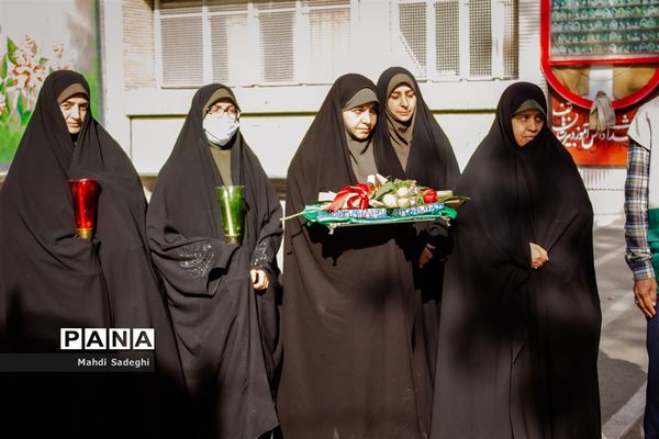 بزرگداشت شهدای دانش‌آموز در دبیرستان هاتف