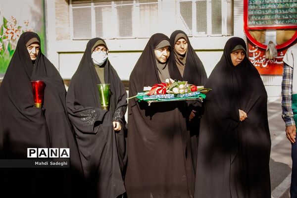 بزرگداشت شهدای دانش‌آموز در دبیرستان هاتف