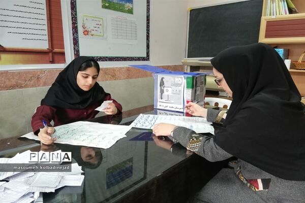 انتخابات شورای دانش‌آموزی در دبیرستان مائده گلوگاه