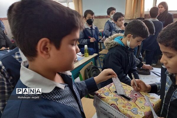 برگزاری انتخابات شورای دانش‌آموزی در دبستان ایمان رودهن