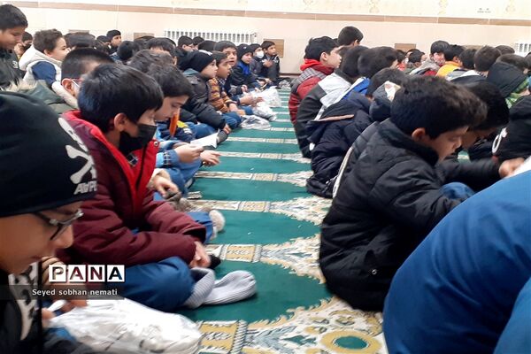 برگزاری مراسم زیارت عاشورا و گرامیداشت یاد شهدای دانش‌آموز حادثه شاهچراغ(ع)