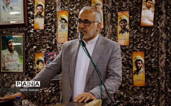 دانش‌آموزان باید ضمن هوشیاری، حافظ خون شهدا باشند