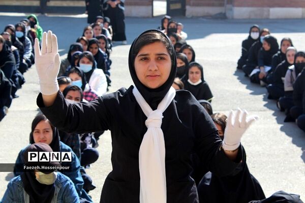 برگزاری انتخابات شورای دانش‌آموزی در بهارستان‌ ٢