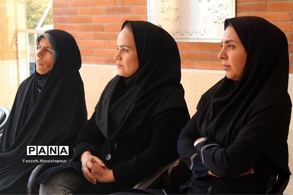 برگزاری انتخابات شورای دانش‌آموزی در بهارستان‌ ٢