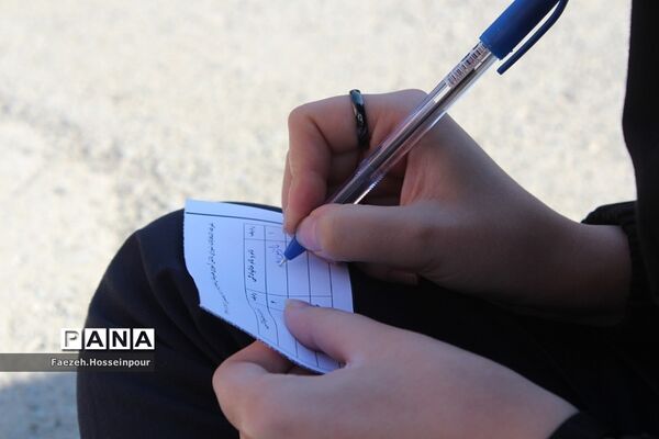برگزاری انتخابات شورای دانش‌آموزی در بهارستان‌ ٢