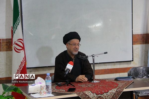 نشست مجمع استعدادهای درخشان شهید‌بهشتی ناحیه یک شهرری