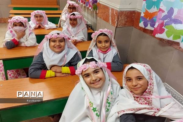 جشن عبادت کلاس سومی‌های دبستان اندیشه منطقه ۱۳