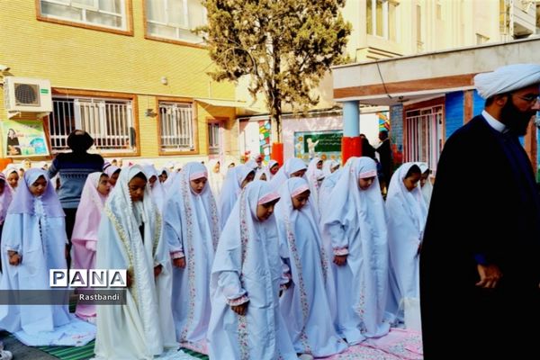 جشن عبادت کلاس سومی‌های دبستان اندیشه منطقه ۱۳