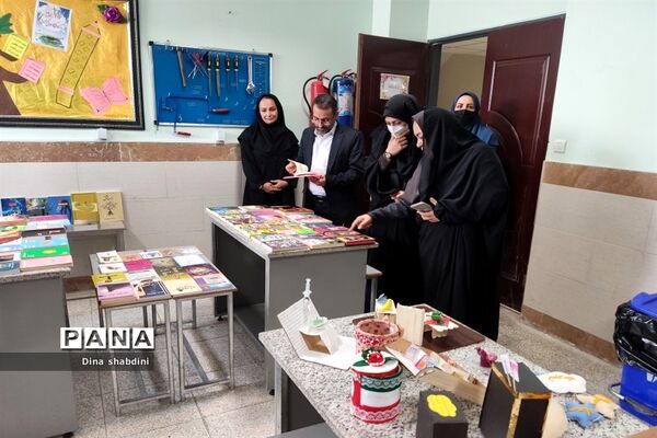 ویژه‌برنامه کتاب و کتابخوانی در مدرسه هیات امنایی فرزانگان  ملارد