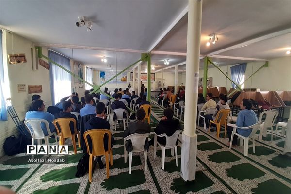 جلسه گفتمان کنکور دبیرستان نمونه آیت الله خامنه‌ای، کاشمر