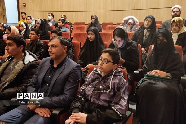رونمایی از 38 عنوان کتاب دانش‌آموزی در دماوند