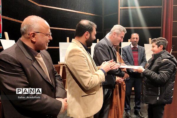 رونمایی از 38 عنوان کتاب دانش‌آموزی در دماوند