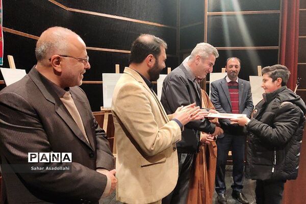 رونمایی از 38 عنوان کتاب دانش‌آموزی در دماوند