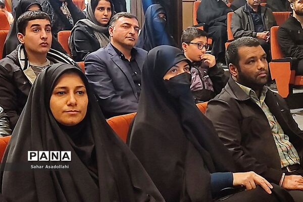 رونمایی از 38 عنوان کتاب دانش‌آموزی در دماوند