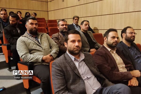 رونمایی از 38 عنوان کتاب دانش‌آموزی در دماوند