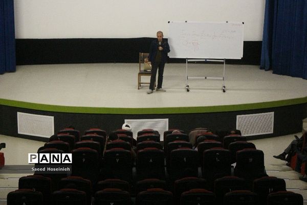 دومین کارگاه آموزش هنرهای نمایشی و تئاتر ویژه معلمان در قم