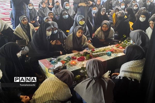 تجدید میثاق دانش‌آموزان مدرسه پاینده ناحیه یک اهواز با آرمان‌های شهدا