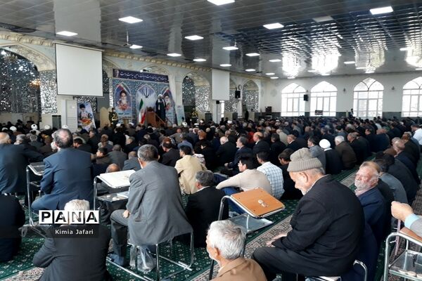 گرامیداشت هفته کتاب و کتابخوانی در نماز جمعه شهرستان کاشمر