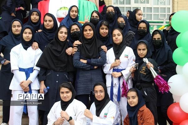 برگزاری المپیاد ورزشی درون مدرسه‌ای در دبیرستان شهید‌خدابخشی قم