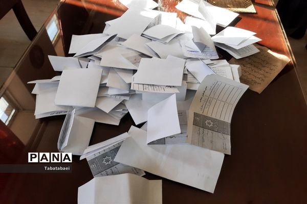 برگزاری انتخابات شورای دانش‌آموزی دبیرستان زینبیه منطقه ۱۳