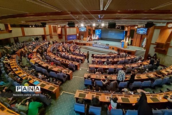 درخشش خبرنگار خبرگزاری پانا رودهن در جشنواره فیلم کوتاه دانش‌آموزی مدرسه