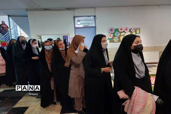 برگزاری انتخابات شورای دانش‌آموزی در دبیرستان شاهد حجاب منطقه ۱۳
