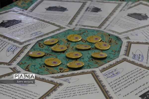 برگزاری اولین جلسه هدفمند شورای دانش‌آموزی در دبیرستان حکمت بهارستان دو