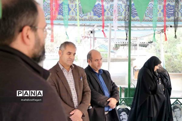 مراسم غبارروبی مزار شهدای بسیج فرهنگیان ناحیه دو شهرری