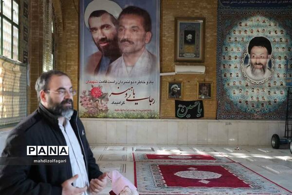 مراسم غبارروبی مزار شهدای بسیج فرهنگیان ناحیه دو شهرری