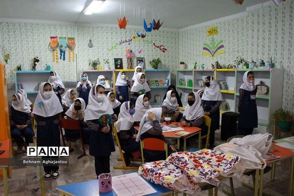 افتتاح کتابخانه کلاسی با عنوان «یار مهربان» در زنجان