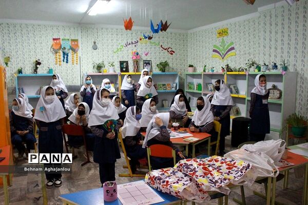افتتاح کتابخانه کلاسی با عنوان «یار مهربان» در زنجان