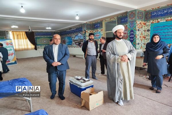 برپایی پایگاه انتقال خون در دبستان مزرعه صفادشت