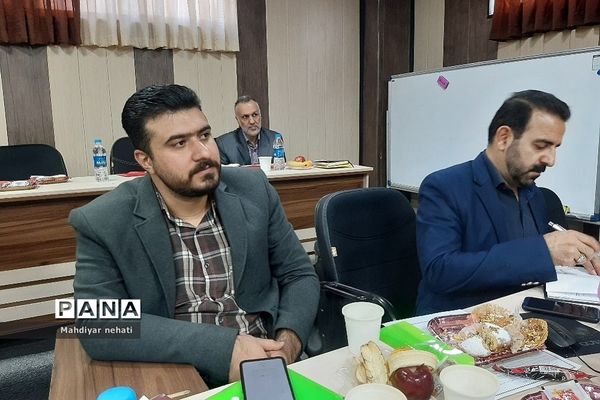 برگزاری شورای تخصصی موسسان مدارس غیردولتی قطب ۵ شرق تهران در رودهن