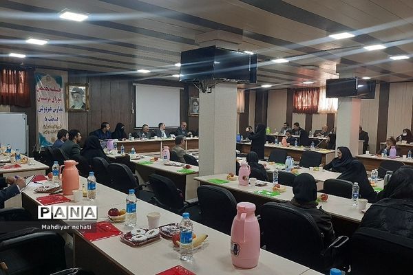 برگزاری شورای تخصصی موسسان مدارس غیردولتی قطب ۵ شرق تهران در رودهن