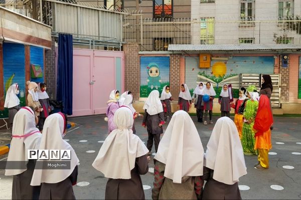 برگزاری بازی‌های بومی محلی در دبستان اندیشه منطقه ۱۳