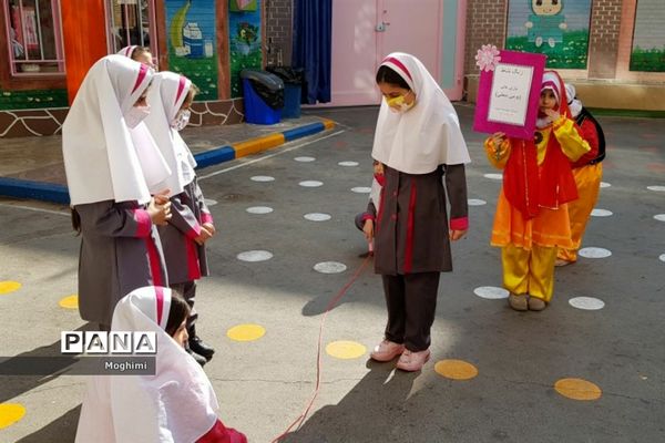 برگزاری بازی‌های بومی محلی در دبستان اندیشه منطقه ۱۳