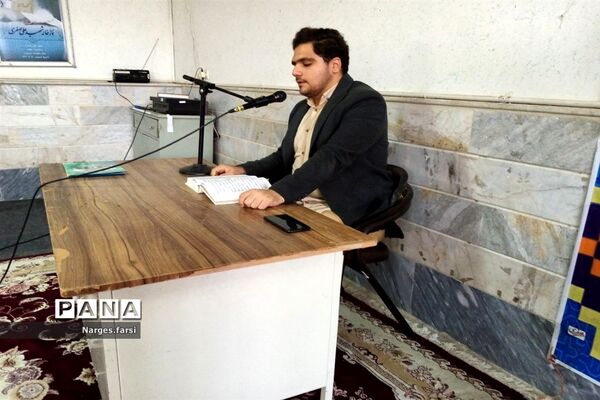نشست رئیس سازمان دانش‌آموزی قم با دانش‌آموزان جعفرآباد