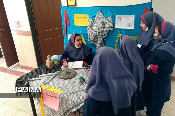 برگزاری مراسم‌ میز جذب بسیج در مدارس رودهن