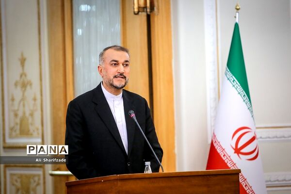 نشست خبری وزیر امور خارجه