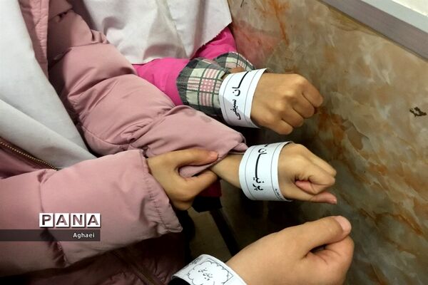 برگزاری انتخابات شورای دانش‌آموزی در دبستان نیایش منطقه ۱۳