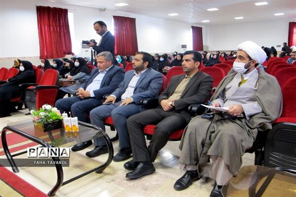 جلسه معاونان و مربیان پرورشی به‌مناسبت هفته بسیج در شهرستان پردیس
