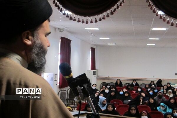 جلسه معاونان و مربیان پرورشی به‌مناسبت هفته بسیج در شهرستان پردیس