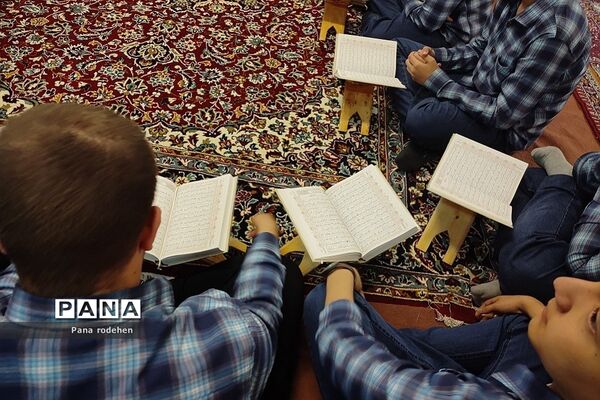 برگزاری محفل انس با قرآن در مدارس رودهن