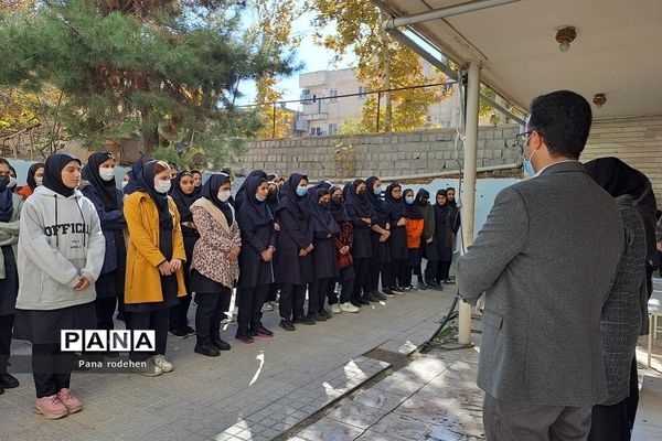 تقدیر از گروه نقاشی همگانی مدرسه نوین‌آفرین رودهن