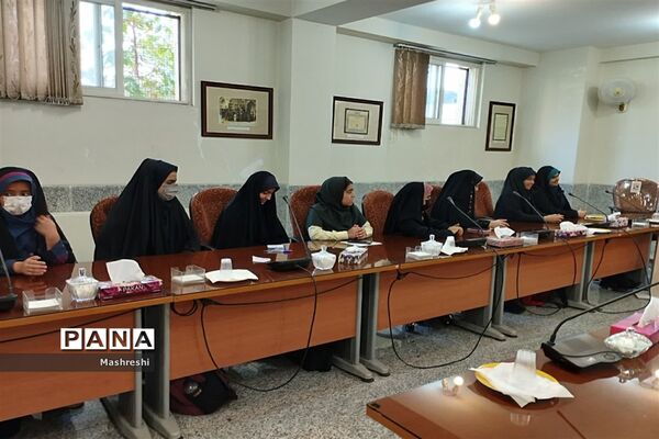 نشست صمیمی مدیر سازمان دانش‌آموزی استان اصفهان با خبرنگاران پانا کاشان