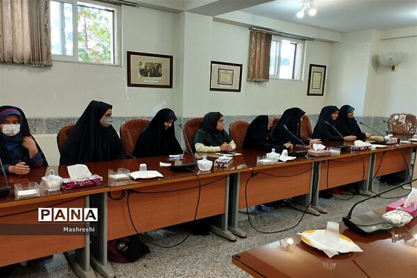 نشست صمیمی مدیر سازمان دانش‌آموزی استان اصفهان با خبرنگاران پانا کاشان